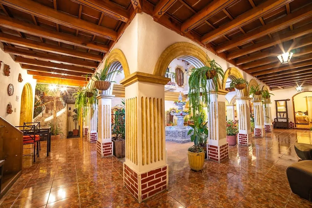 Hotel Gran Plaza Euromaya Antigua 4*,